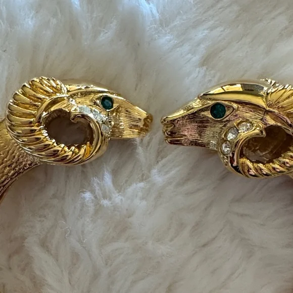 Kenneth Jay Lane & Avon Ram Head Cuff Bracelet - BRAND NEW IN BOX - Picture 3 of 7